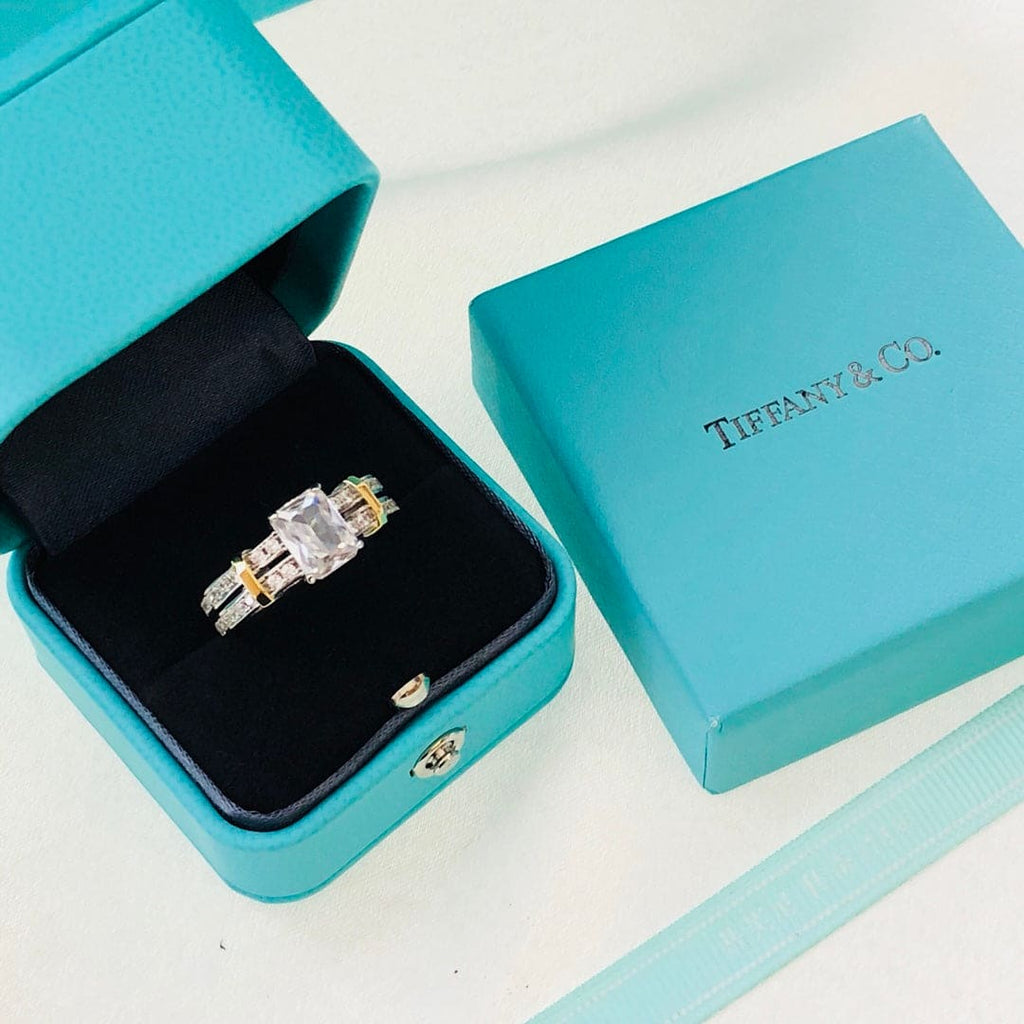 18K Tiffany Diamonds Ring