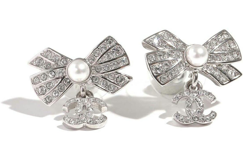 Chanel Bow Tie Earring Silver (AB8004)