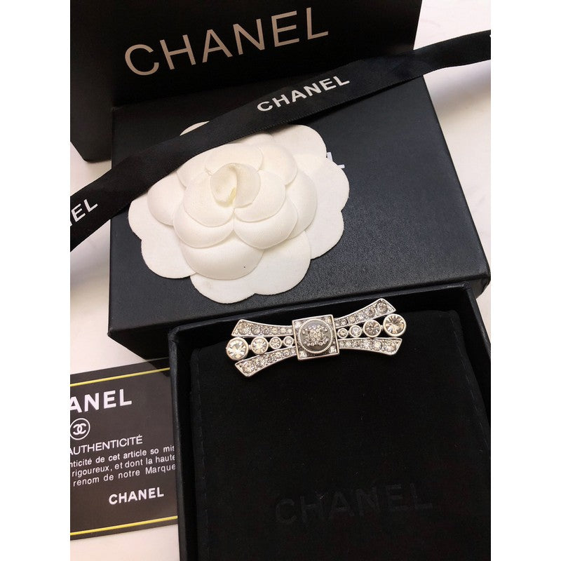18K  Chanel Bow Tie Diamond Brooch