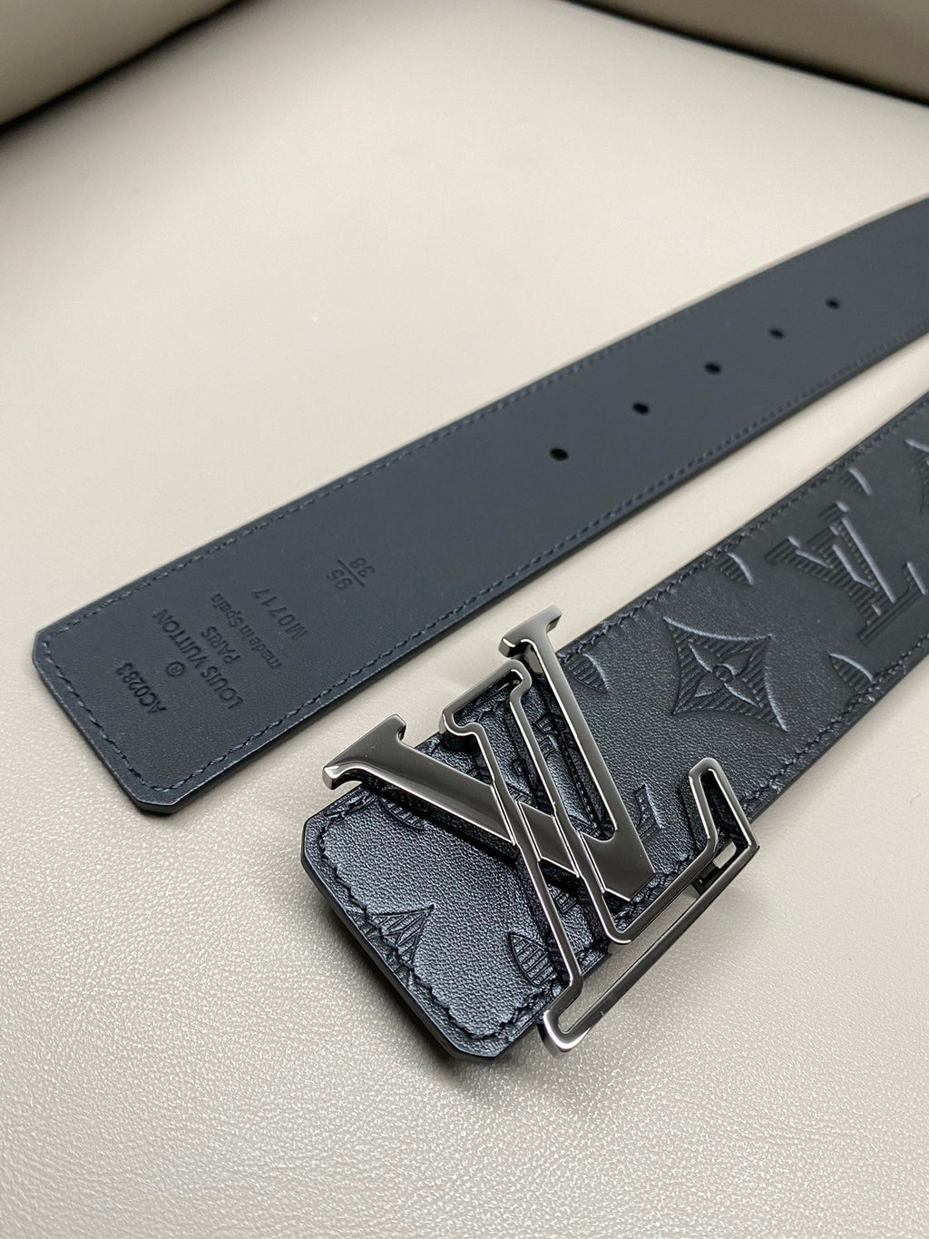 Premium Black Leather Belt – Tonal Embossed Detail & Sculpted Metal Buckle | 4.0cm Width